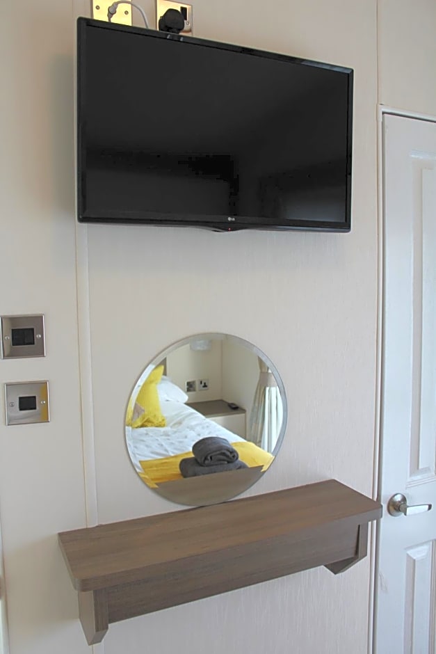 Moonlight Ridge -2 bedroom lodge with hot tub