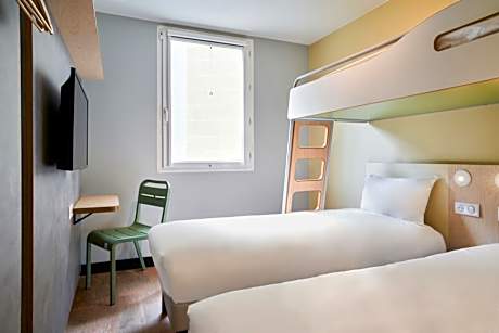 Triple Room with Three Single Beds