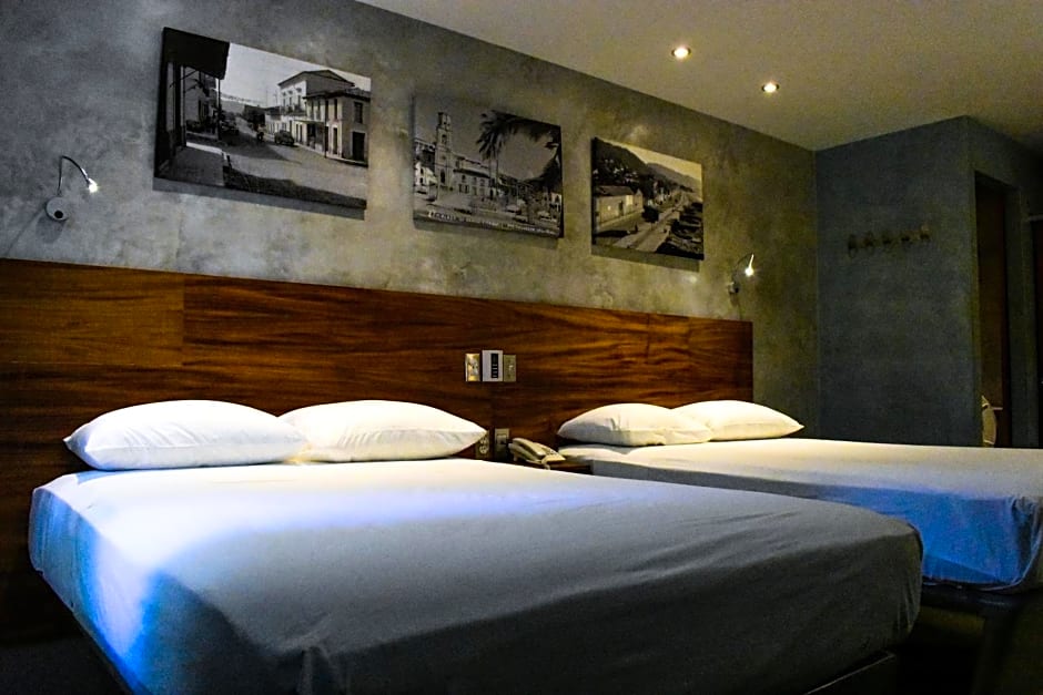 Hotel Rio Malecon