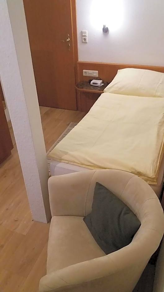 Altes Wirtshaus Fördergersdorf Bed & Breakfast