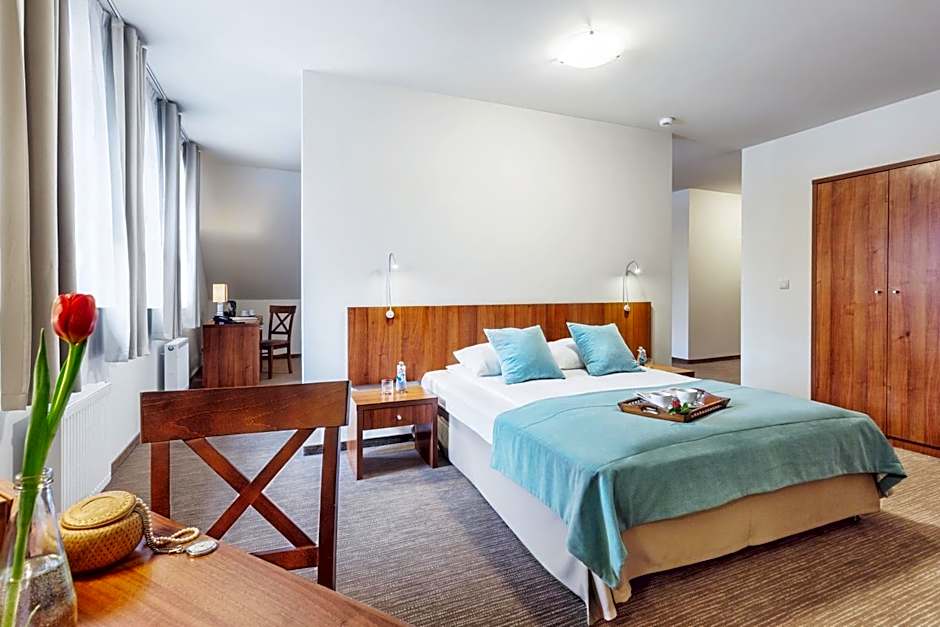 Hotel Modrzewiowy Dwór