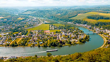 LES 7 MEUSES - Restaurant & Hébergements HÔTELIERS - INSOLITES - WELLNESS - GÎTES