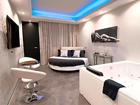King Suite with Spa Bath