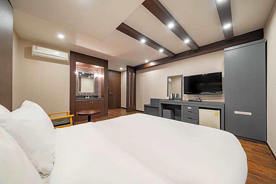 incheon Airport Hotel June