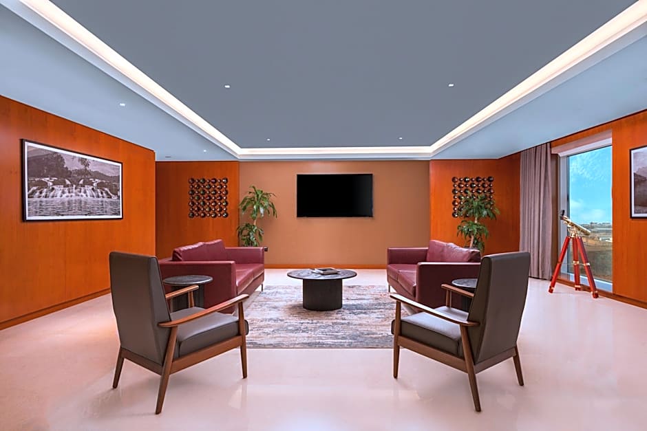 Crowne Plaza Muscat OCEC By IHG