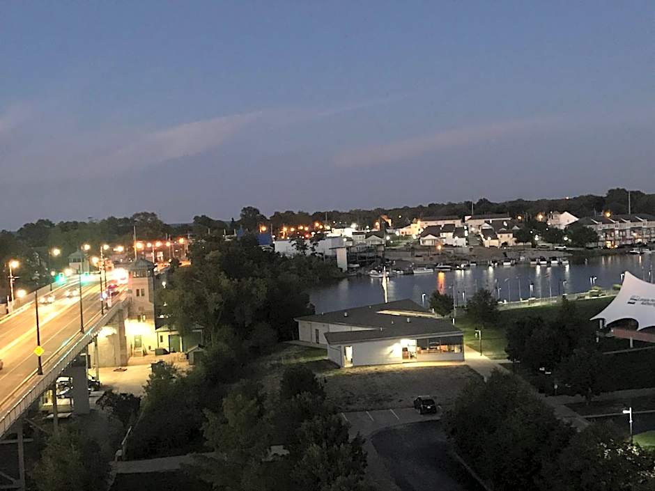 Ariel Broadway Hotel