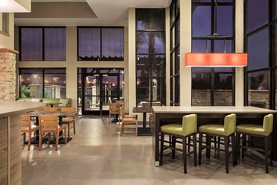 Country Inn & Suites by Radisson, Bakersfield, CA