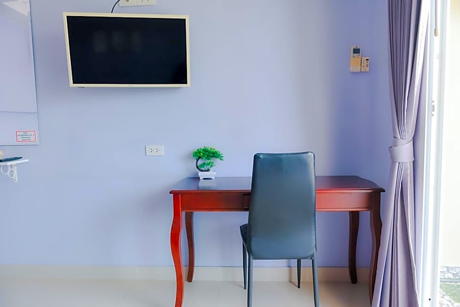 Patumnak Beach Guesthouse