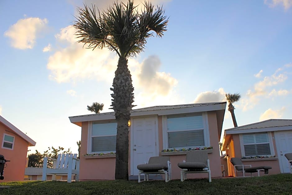 Shoreline Suites & Cabana Cottages – Beachfront