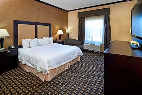 King Room with King Bed - Non-Smoking
