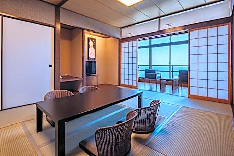 Japanese-Style Room with Ocean View with Adventure World Ticket