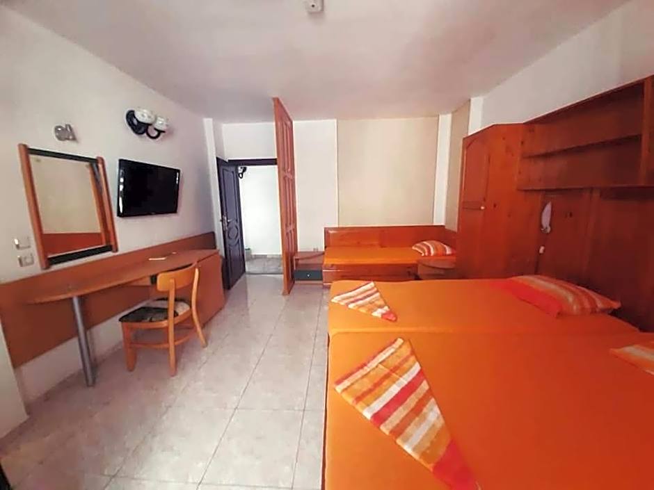 Family Hotel Flora