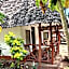 Tropinest bungalows & hostel