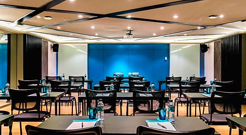Cross Vibe Bangkok Sukhumvit