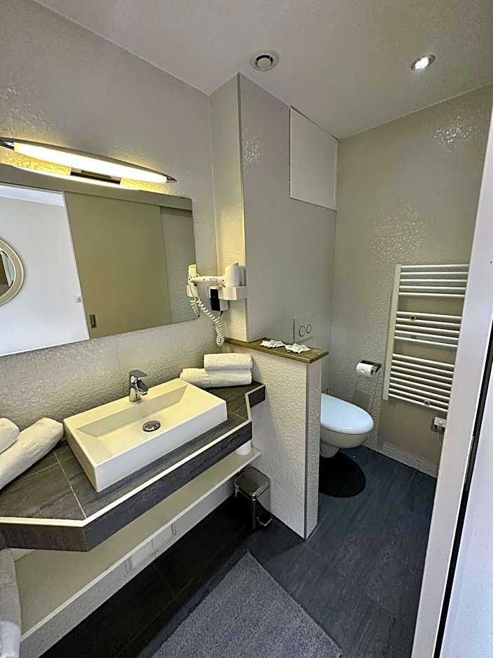 Nation Montmartre Hotel