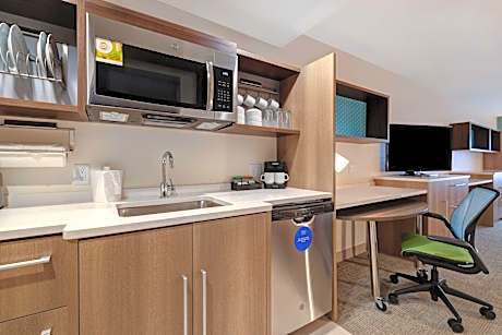 Studio Suite with Two Queen Beds - Hearing Access/Non-Smoking