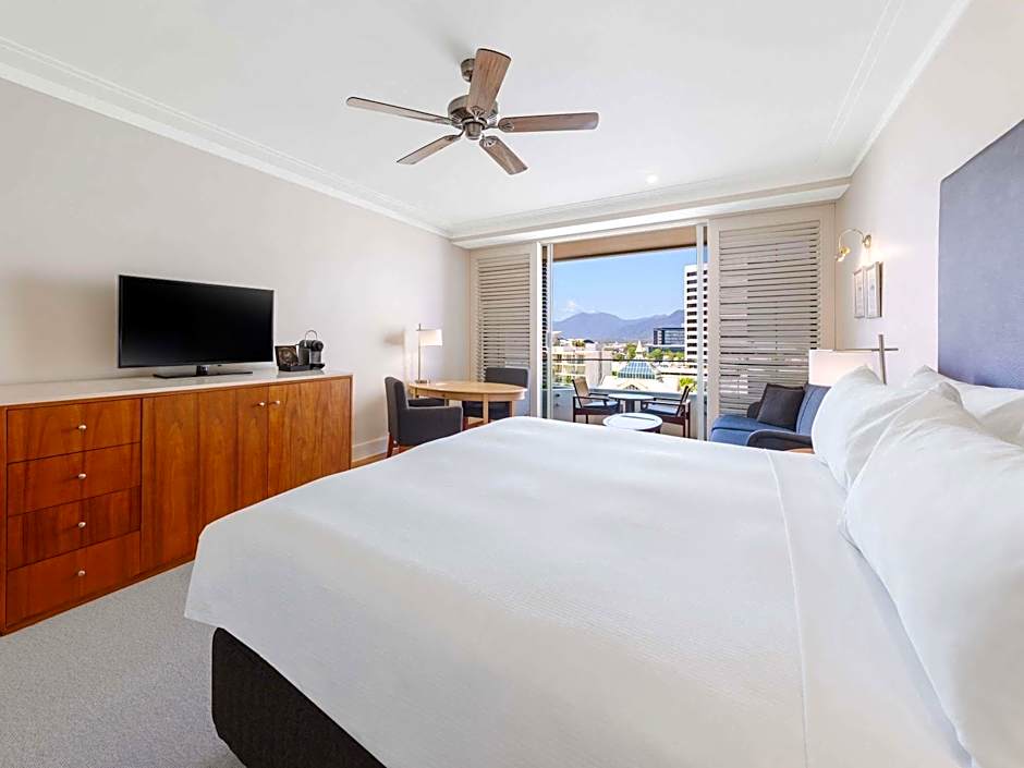 Pullman Reef Hotel Casino