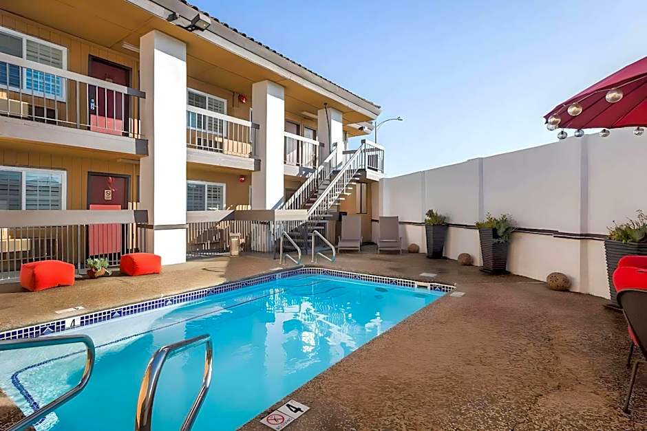 Rodeway Inn San Jose HWY-101 Tully Rd Exit