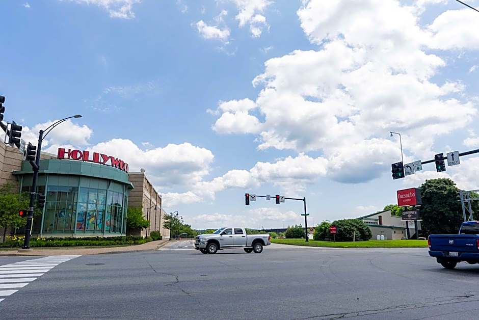 Fireside Inn and Suites Bangor