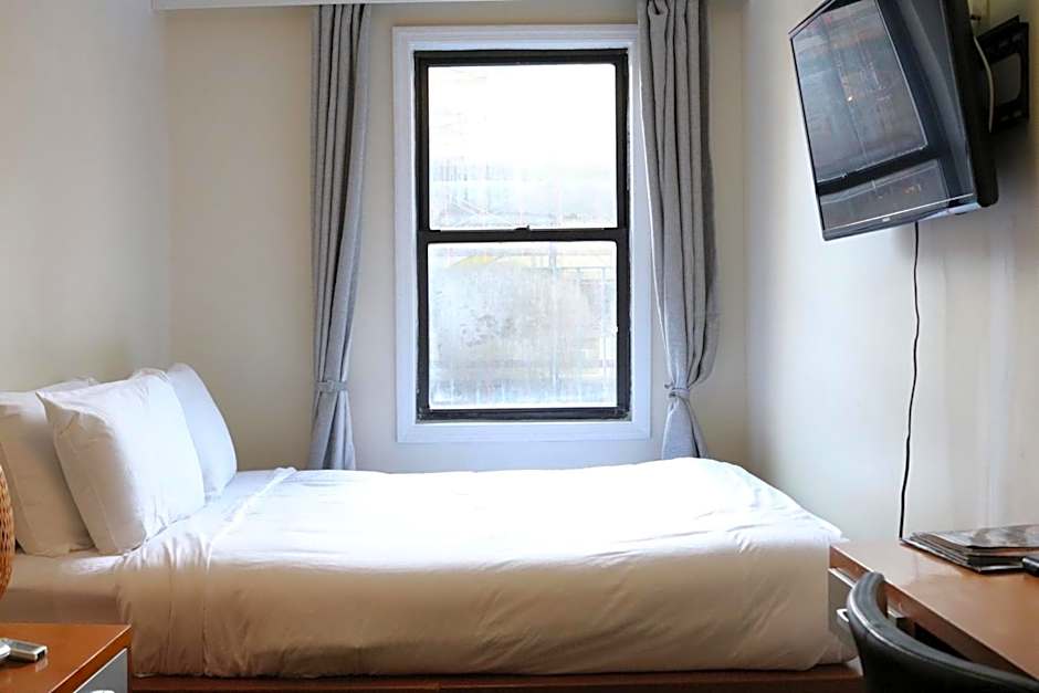 Midtown West Hotel