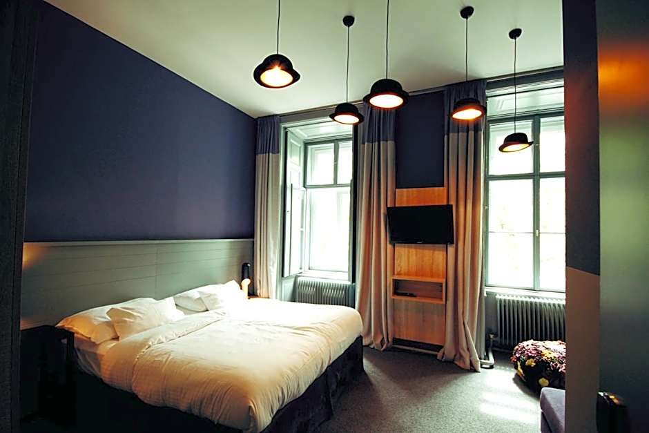 Saint SHERMIN bed breakfast & champagne