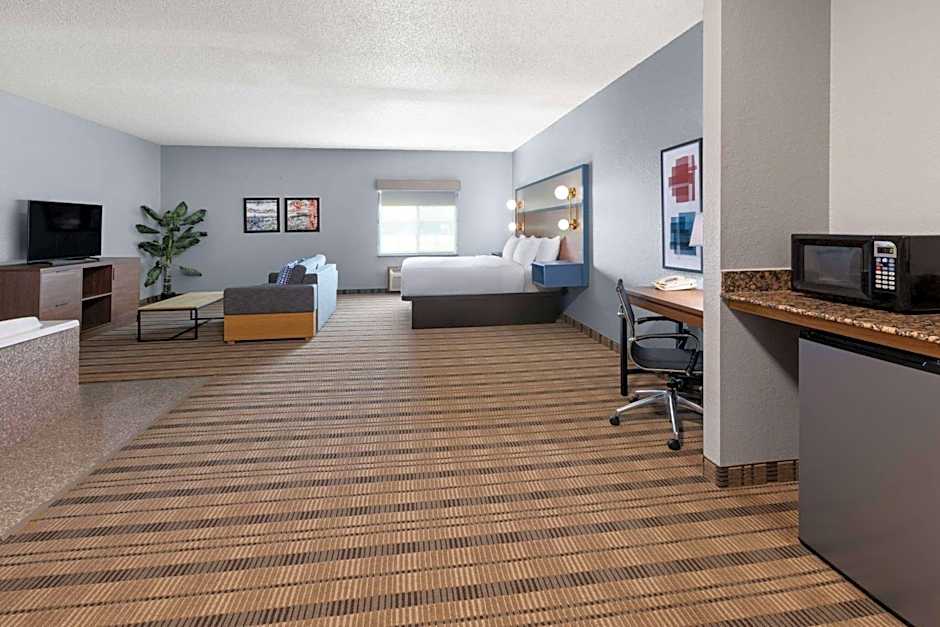 AmericInn by Wyndham Grinnell