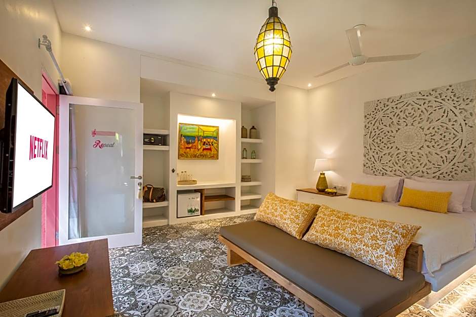 PinkPrivate Sanur - for Cool Adults Only