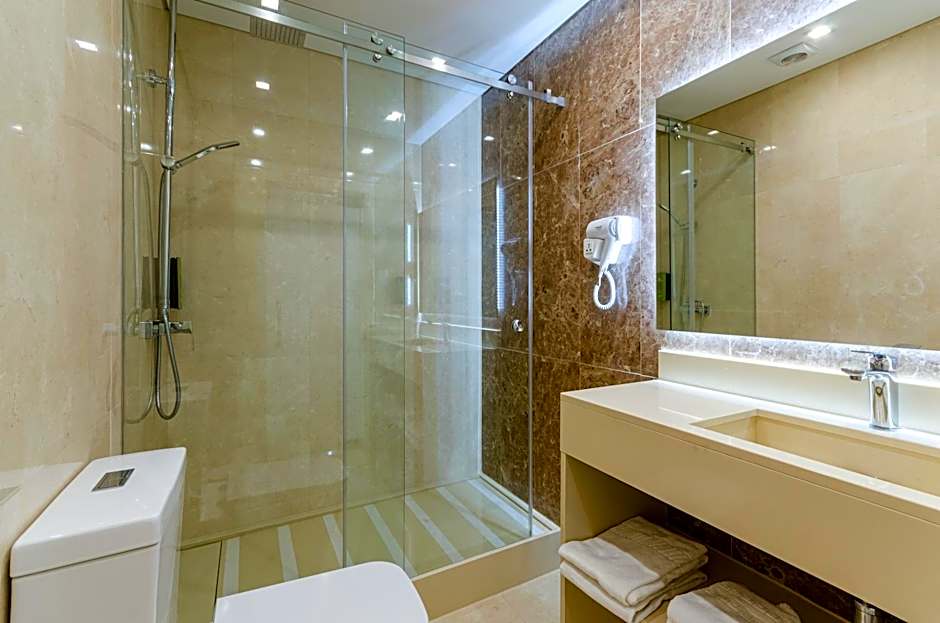 Avenida Park Residence