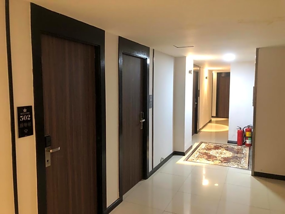 Abunawas Merry Inn at Walking Street