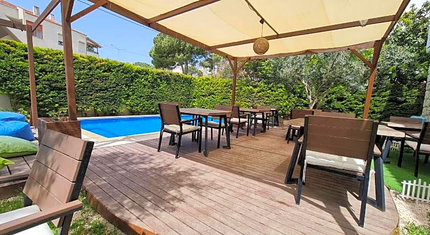 Rebetiko Hotel                                                             