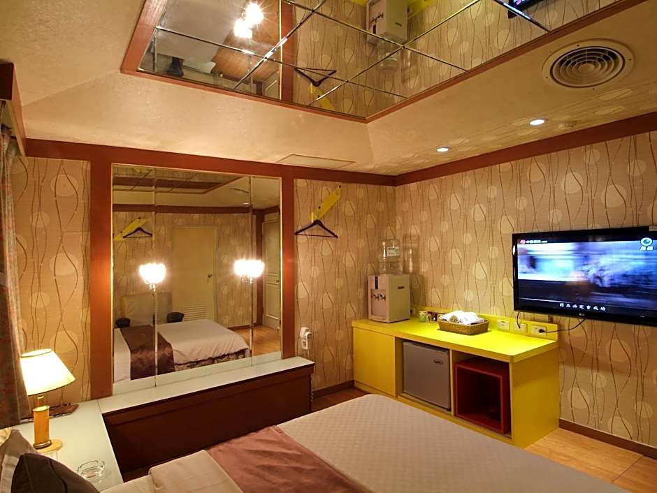 Benz Hotel