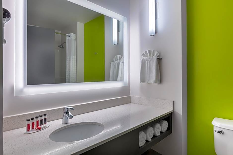 Super 8 by Wyndham Winnipeg East MB