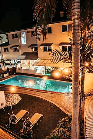 Cairns Queens Court