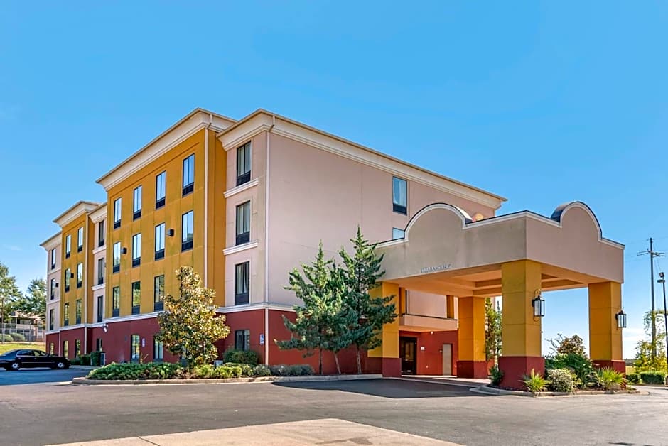 Comfort Inn & Suites Clinton - Jackson West