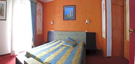 Hotel Soraya & Apartments