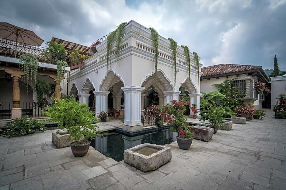 Pensativo House Hotel