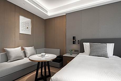 Studio Executive Twin