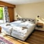 Hotel Between