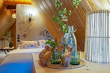 Quadruple Room with Private Bathroom