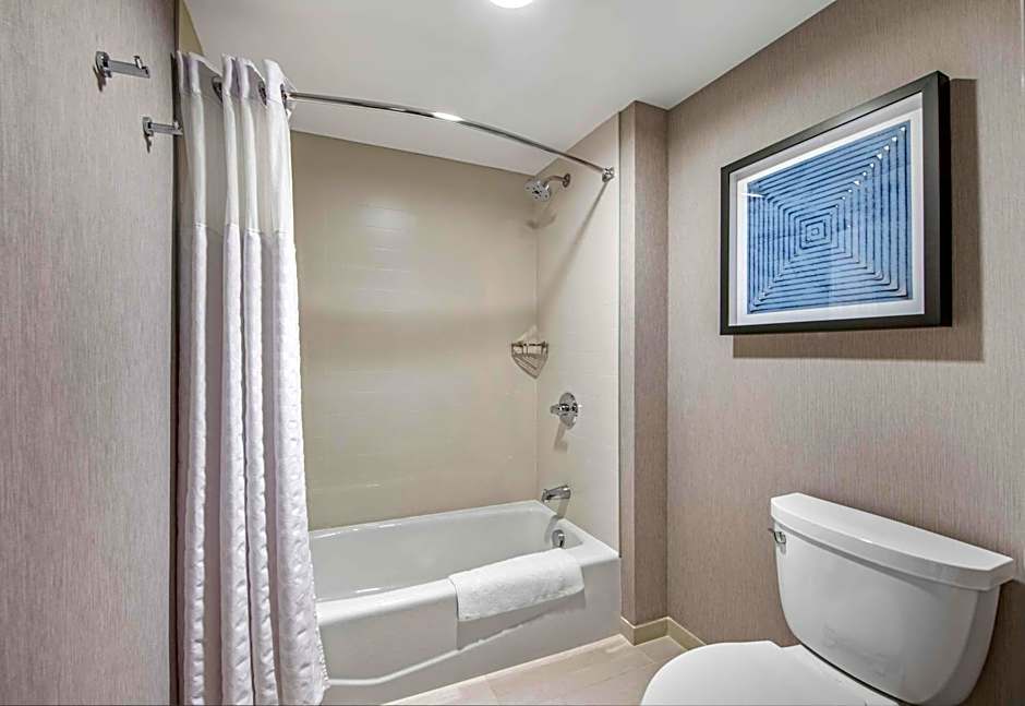 Hyatt Place Riverside Downtown