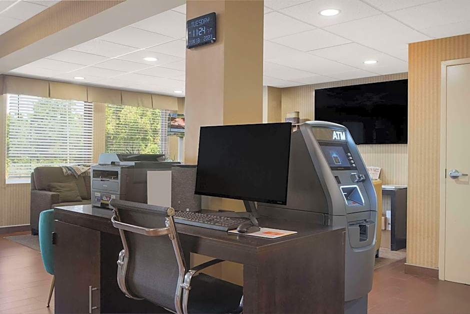 Quality Inn & Suites Chambersburg Northeast