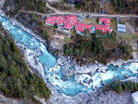 Mountain Lodges of Nepal, Phakding