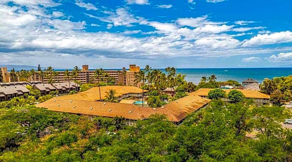 Updated Kihei Studio, Steps to Beach with Pool, Hot Tub & Parking