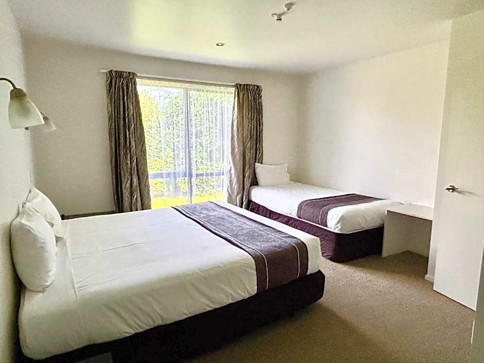 ASURE Phoenix Motor Inn