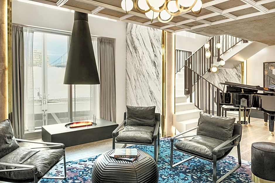 the DOUGLAS, Autograph Collection by Marriott