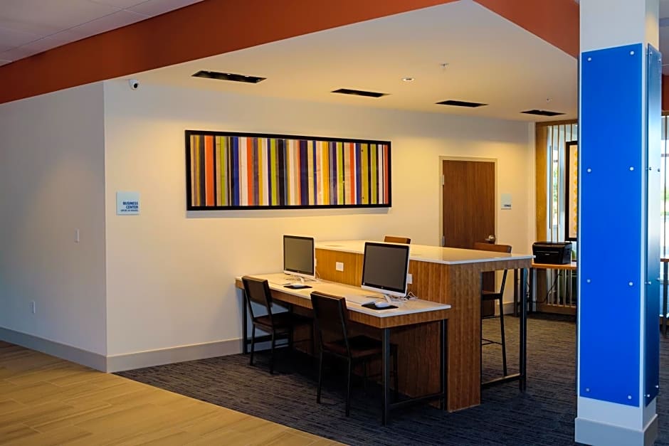 Holiday Inn Express & Suites McKinney - Frisco East By IHG
