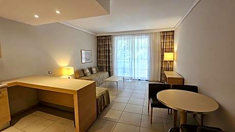 Garden Suite with Kitchenette