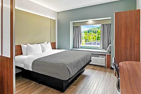 Superior King Suite - Non-Smoking