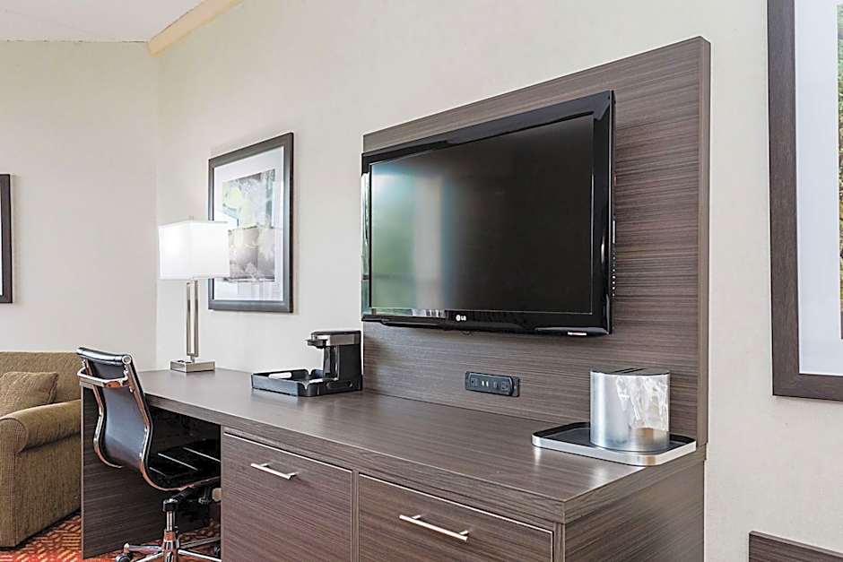 Best Western Inn On The Bay