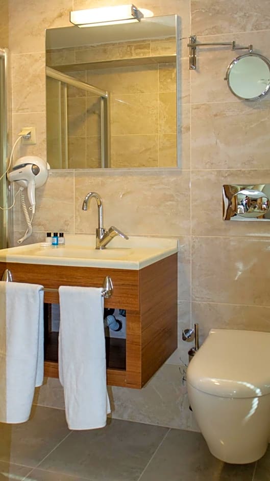 LOTUSPARK HOTEL